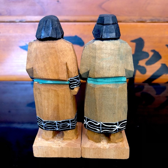Vintage Rare Beautiful Pair of Japanese Ainu Wood Pair - Picture 2 of 3